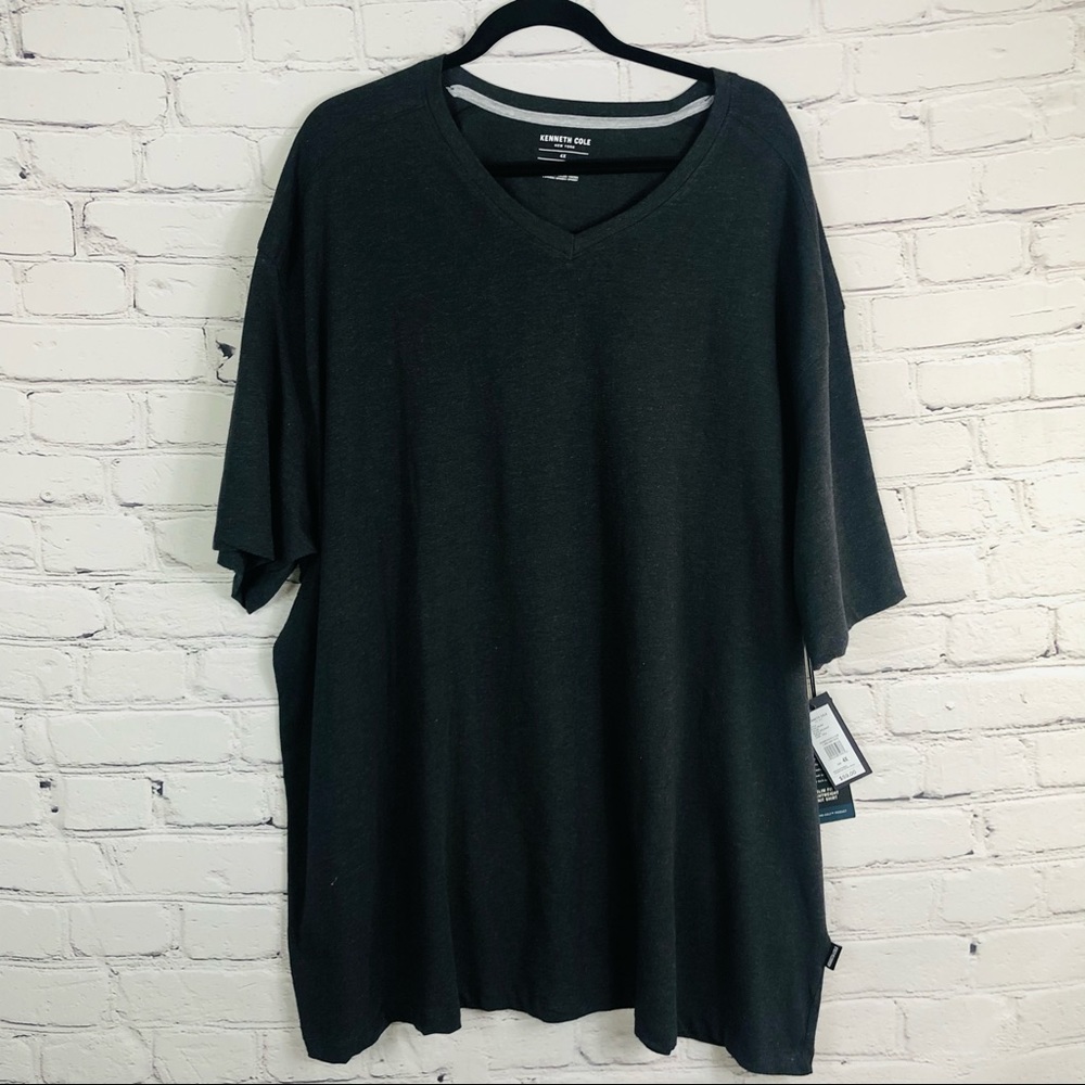 Kenneth Cole New York Slim fit Lightweight Knit Shirt Size: (4X) Color: Black